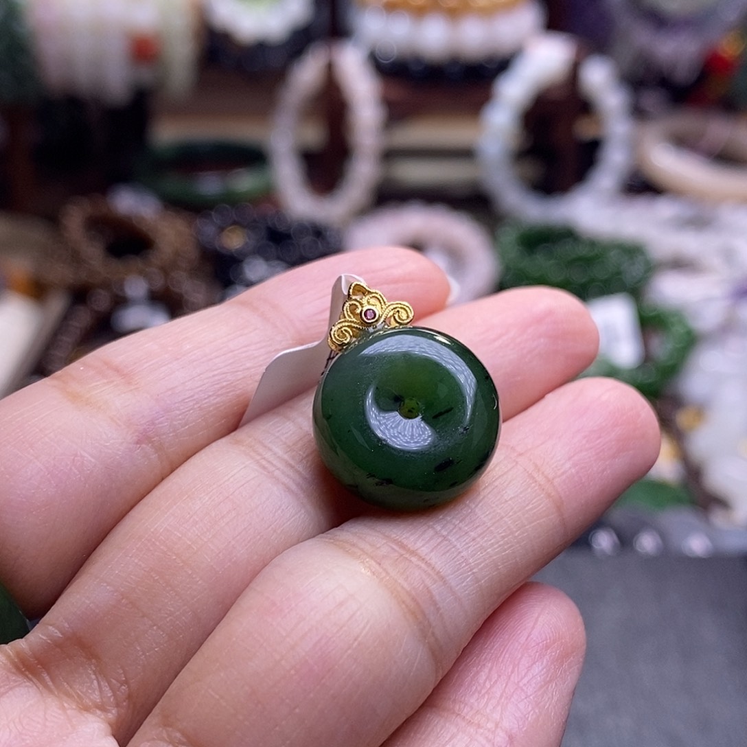 颈饰未镶嵌和田玉早间福利价银镶碧玉