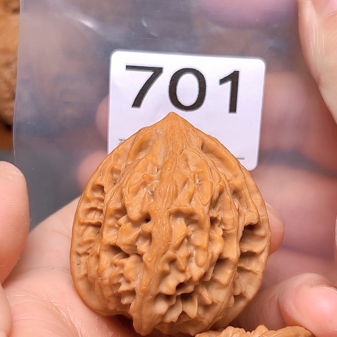 文玩核桃吊坠44鸡心