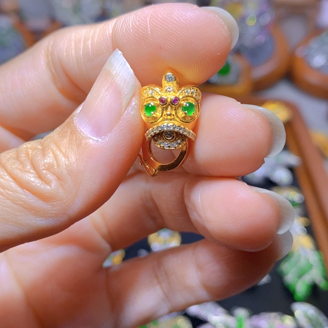 翡翠颈饰银S925镶嵌天然翡翠