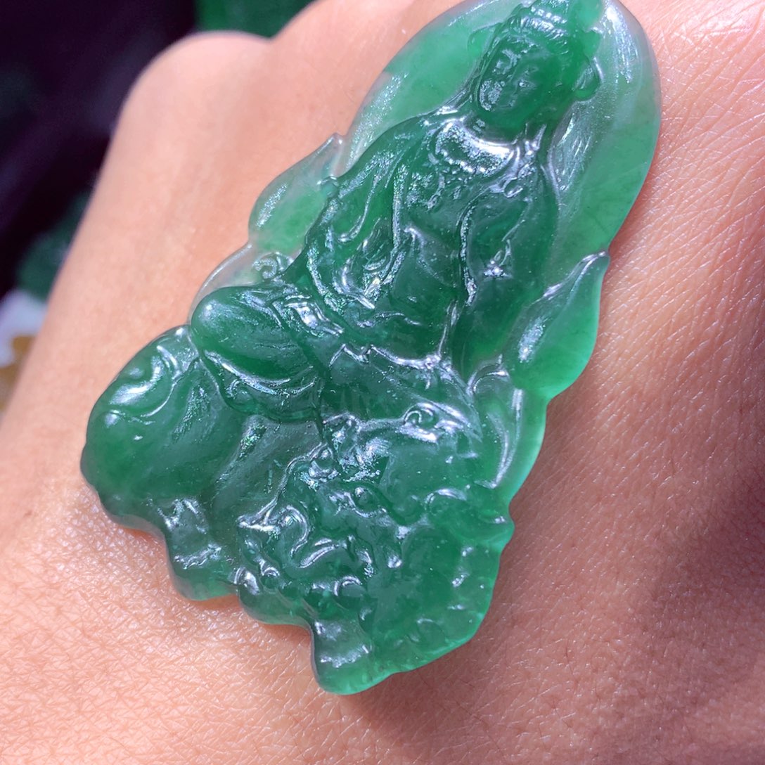 n***哥定制翡翠未镶嵌天然翡翠A货毛货挂件