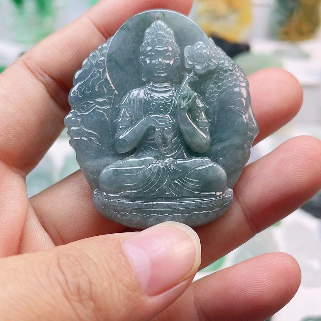 翡翠颈饰未镶嵌大势至