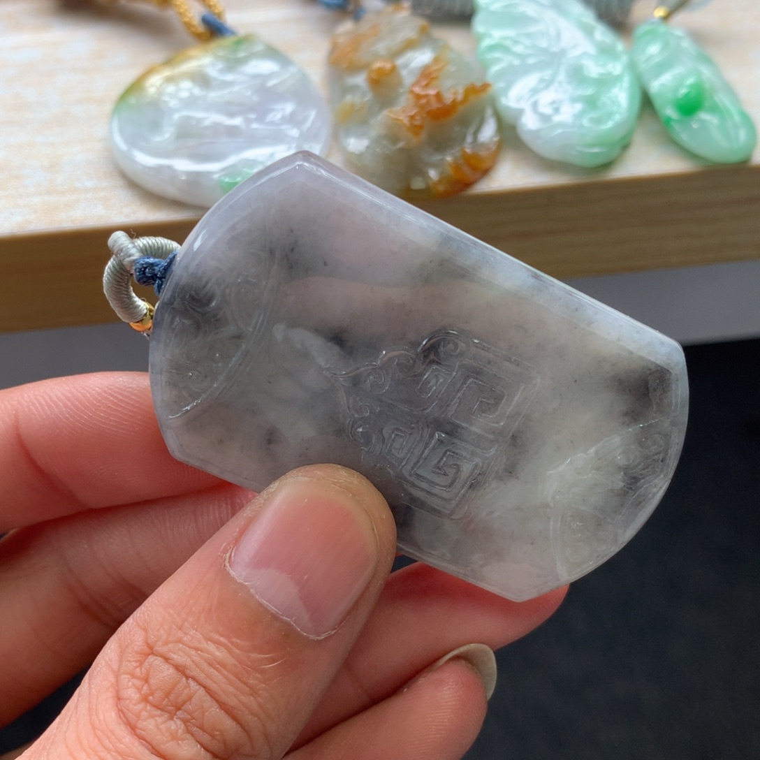 翡翠未镶嵌颈饰吊坠