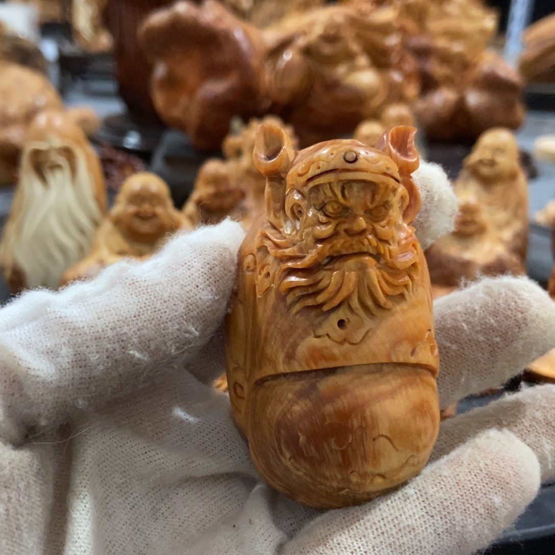 柏木（崖柏）红油玉化钟馗