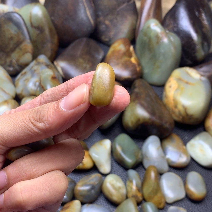 代***3和田玉未镶嵌颈饰