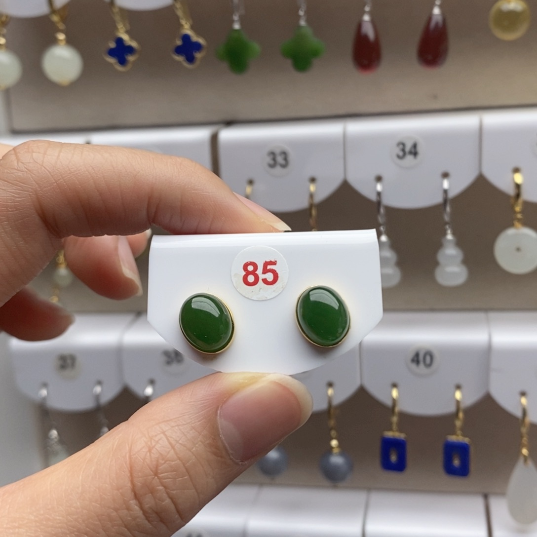 18K金镶嵌和田玉耳饰