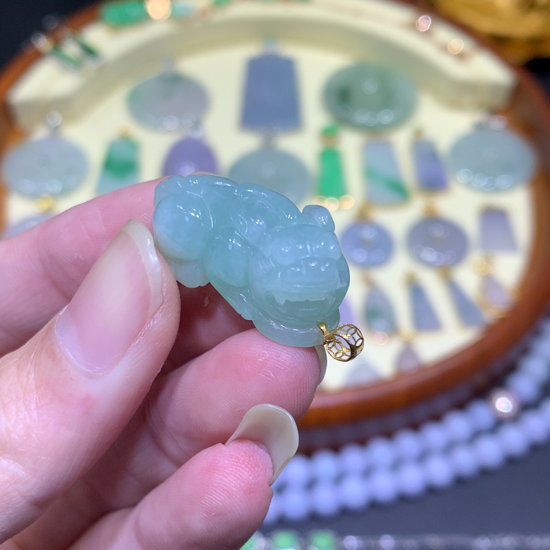 翡翠吊坠(不含链)18K金镶嵌