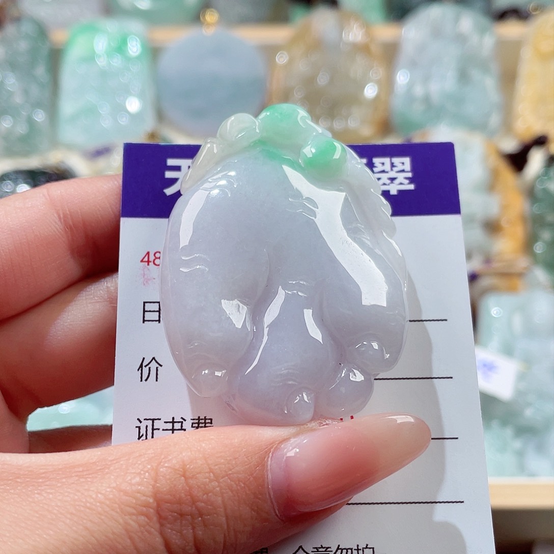 翡翠未镶嵌颈饰瓜