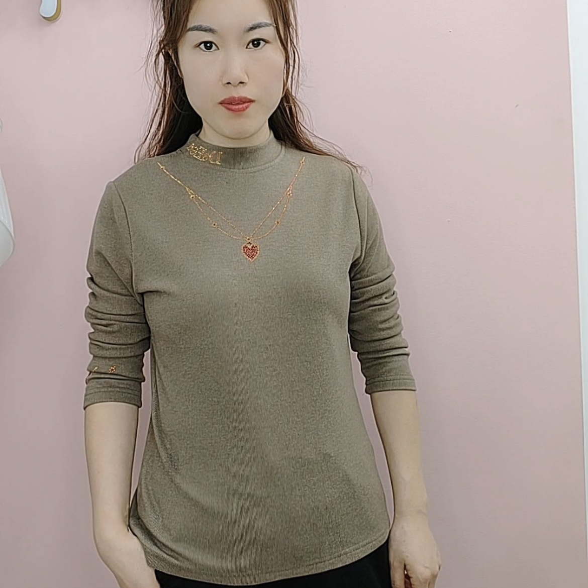 【名角服饰】【6668款桃心打底衫】时尚百搭秋冬女士修身长袖打底衫