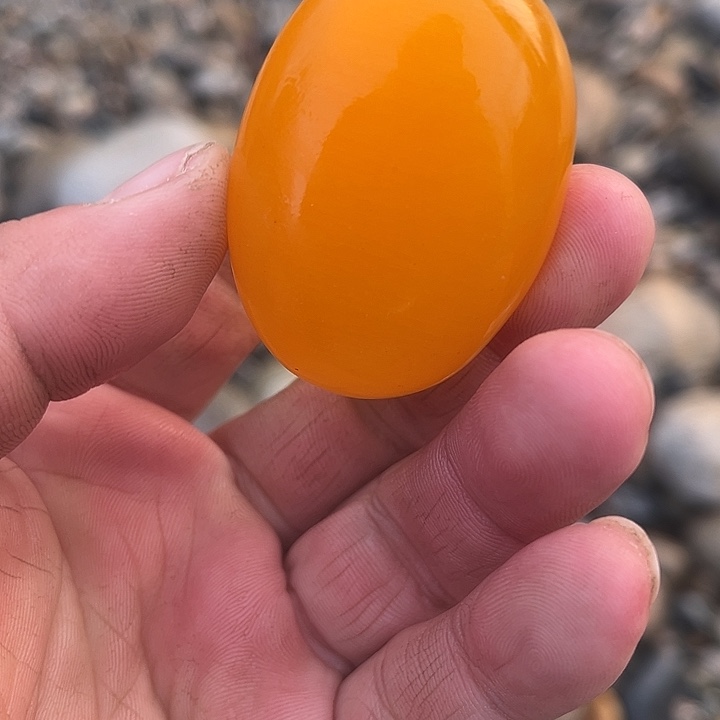 和田玉（糖玉）未镶嵌珠宝奇石