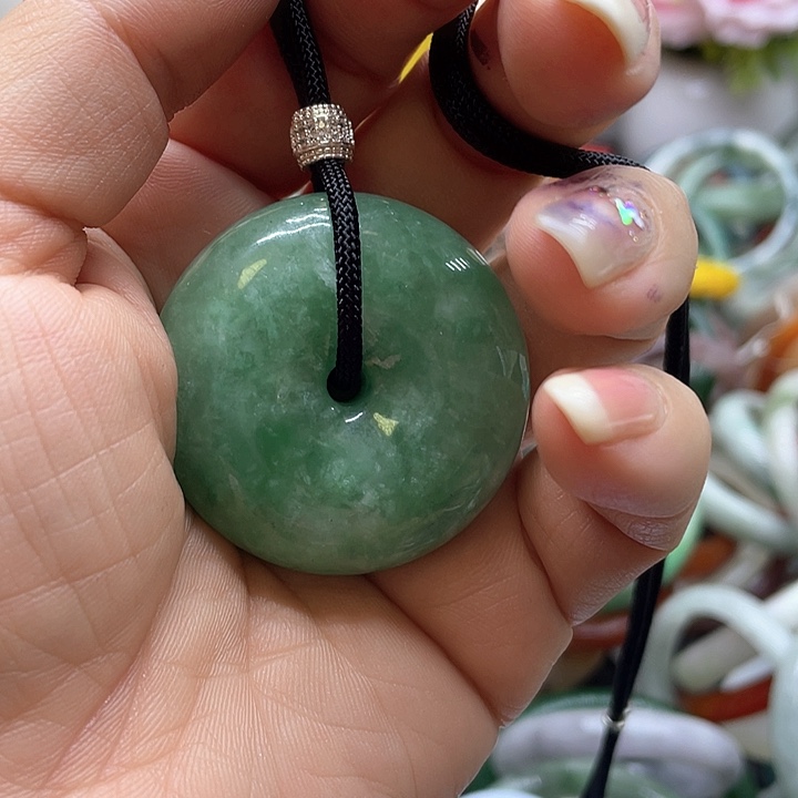 翡翠未镶嵌颈饰吊坠