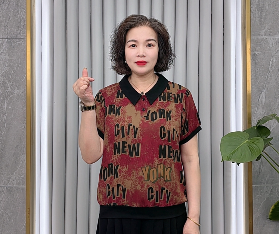 夏季新款时尚洋气短袖T恤宽松显瘦减龄休闲百搭上衣字母妈妈小衫