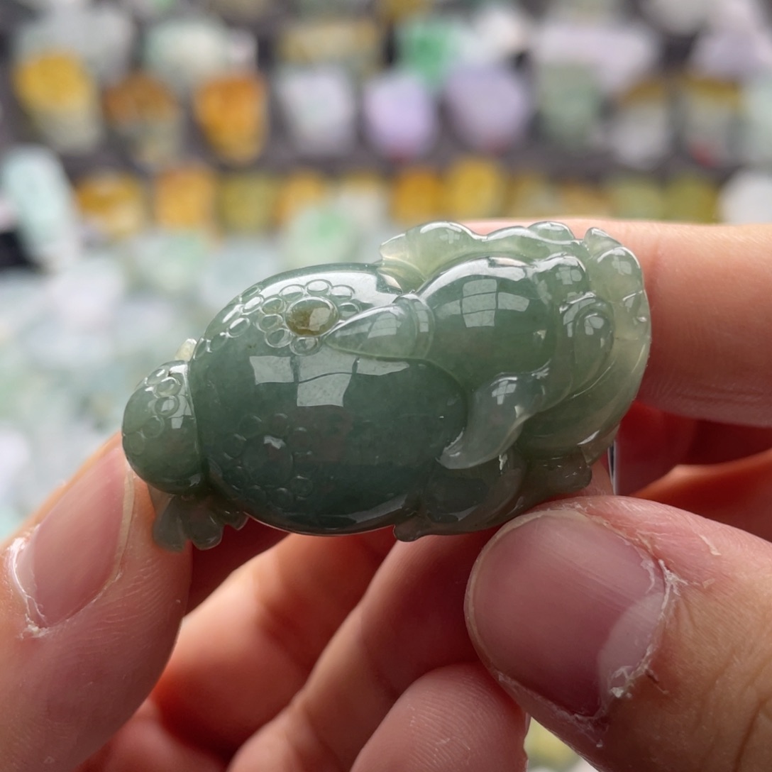 翡翠颈饰未镶嵌貔貅