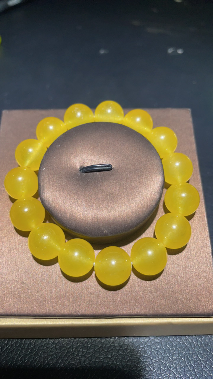 48  卡14冰鸡冠黄手链