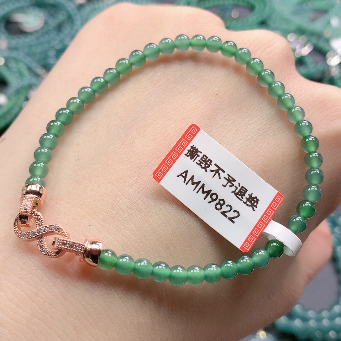 翡翠颈饰未镶嵌手串