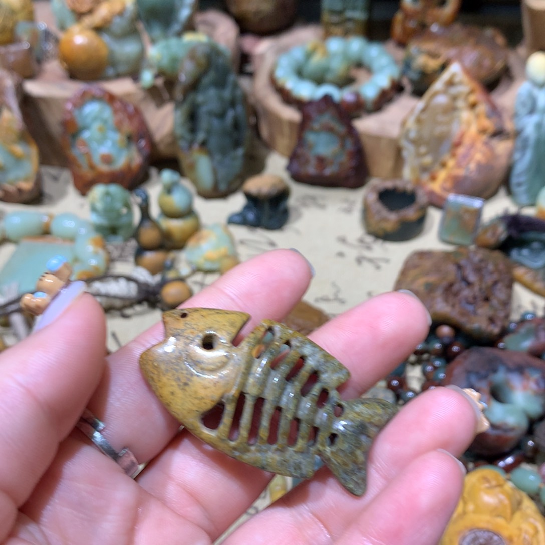 岫岩河磨玉（透闪石质玉）挂件未镶嵌