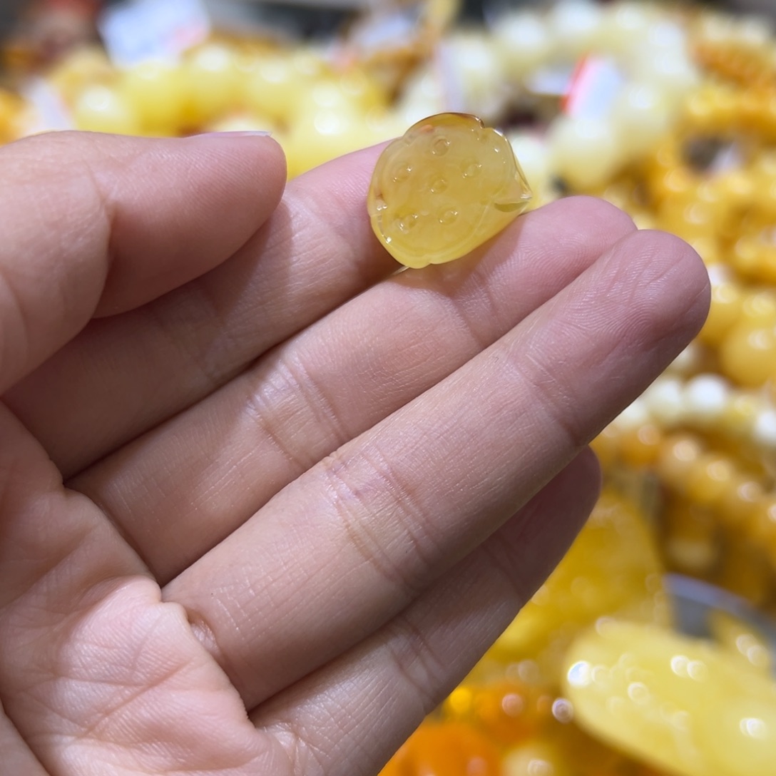 琥珀珠宝奇石未镶嵌