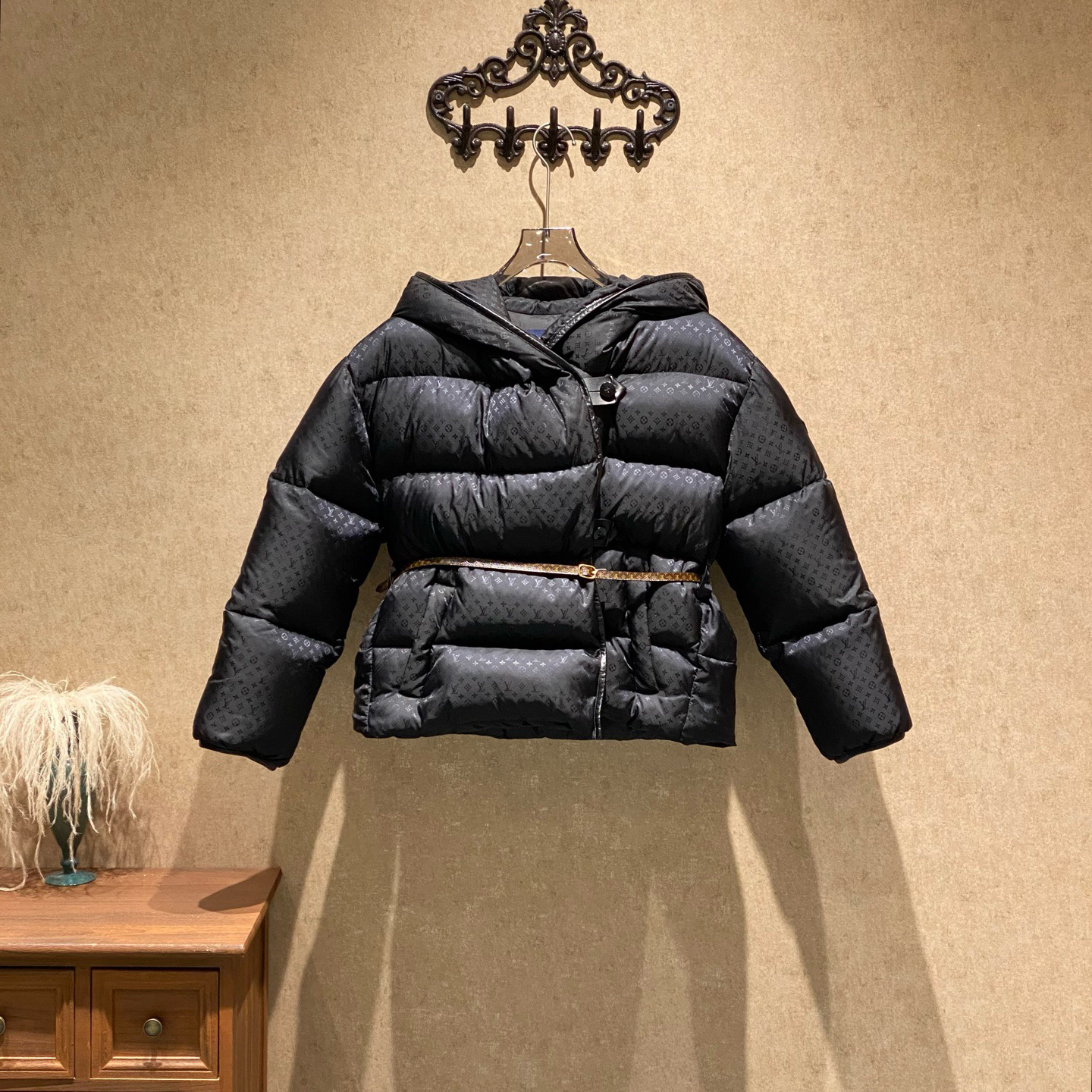 未使用 LouisVuitton/路易威登 爆款黑色皮腰带羽绒服/36码/40432