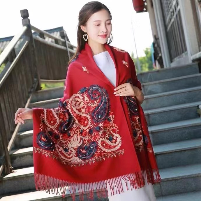 内蒙古厂家直邮波西米亚风情绣花披肩围巾新疆西藏旅游拍照外搭