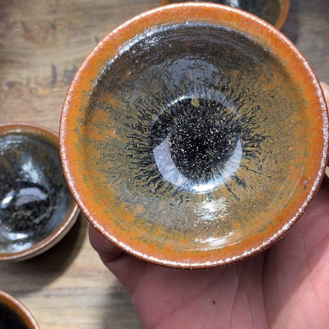 雨***驰茶盏123。               