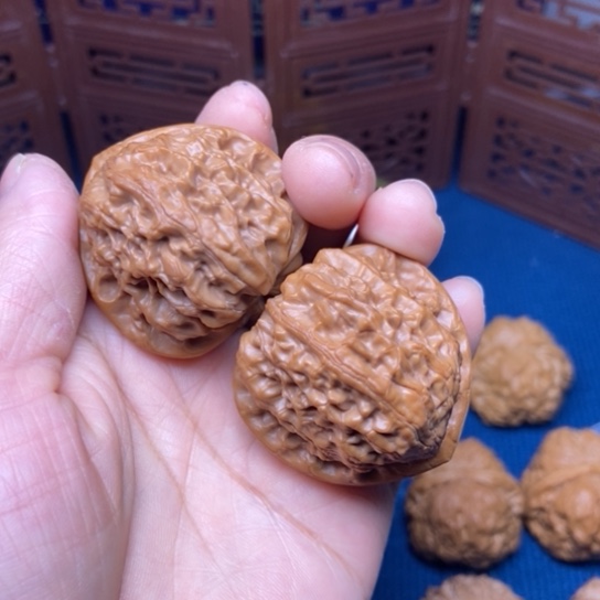文玩核桃把件40金麒麟
