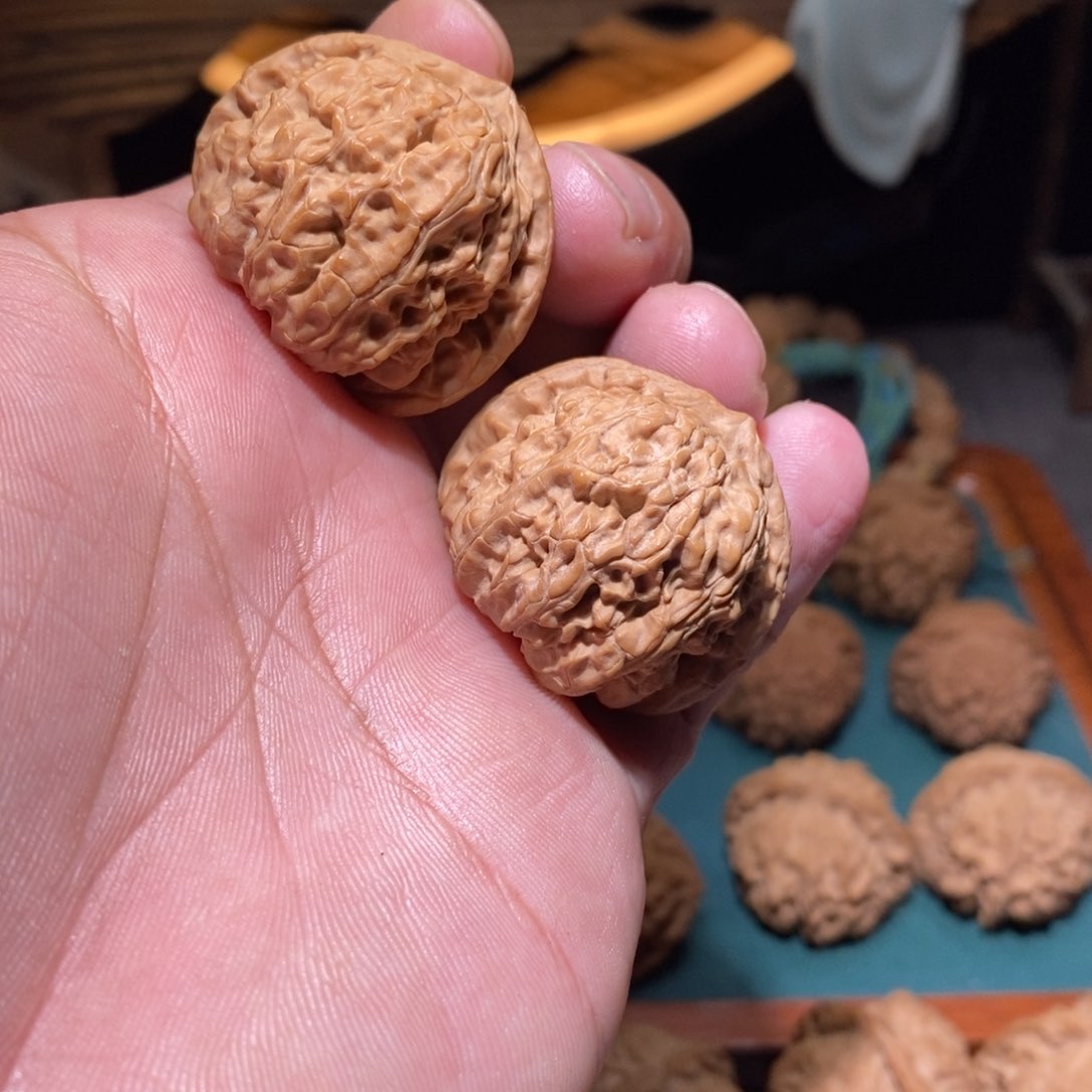 文玩核桃吊坠白狮子37