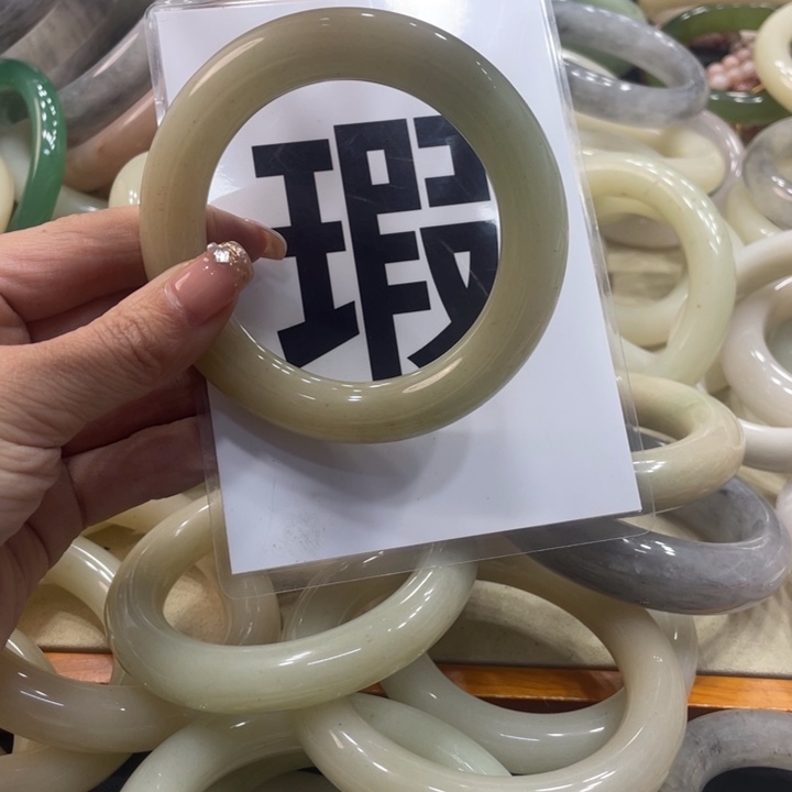 风***信石英质玉未镶嵌珠宝奇石60