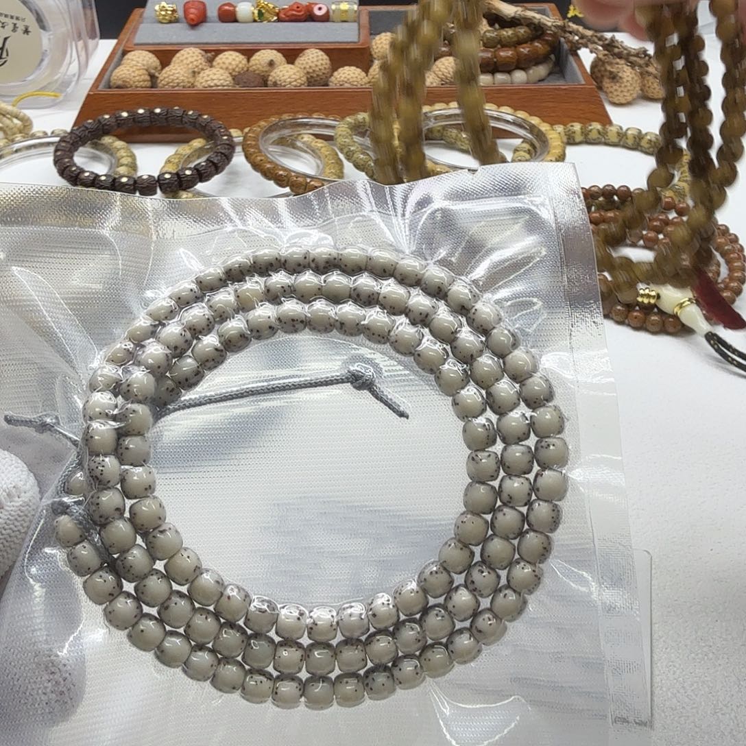 D***e吊坠星月菩提29梵天糯冰石玉河豚6左右108