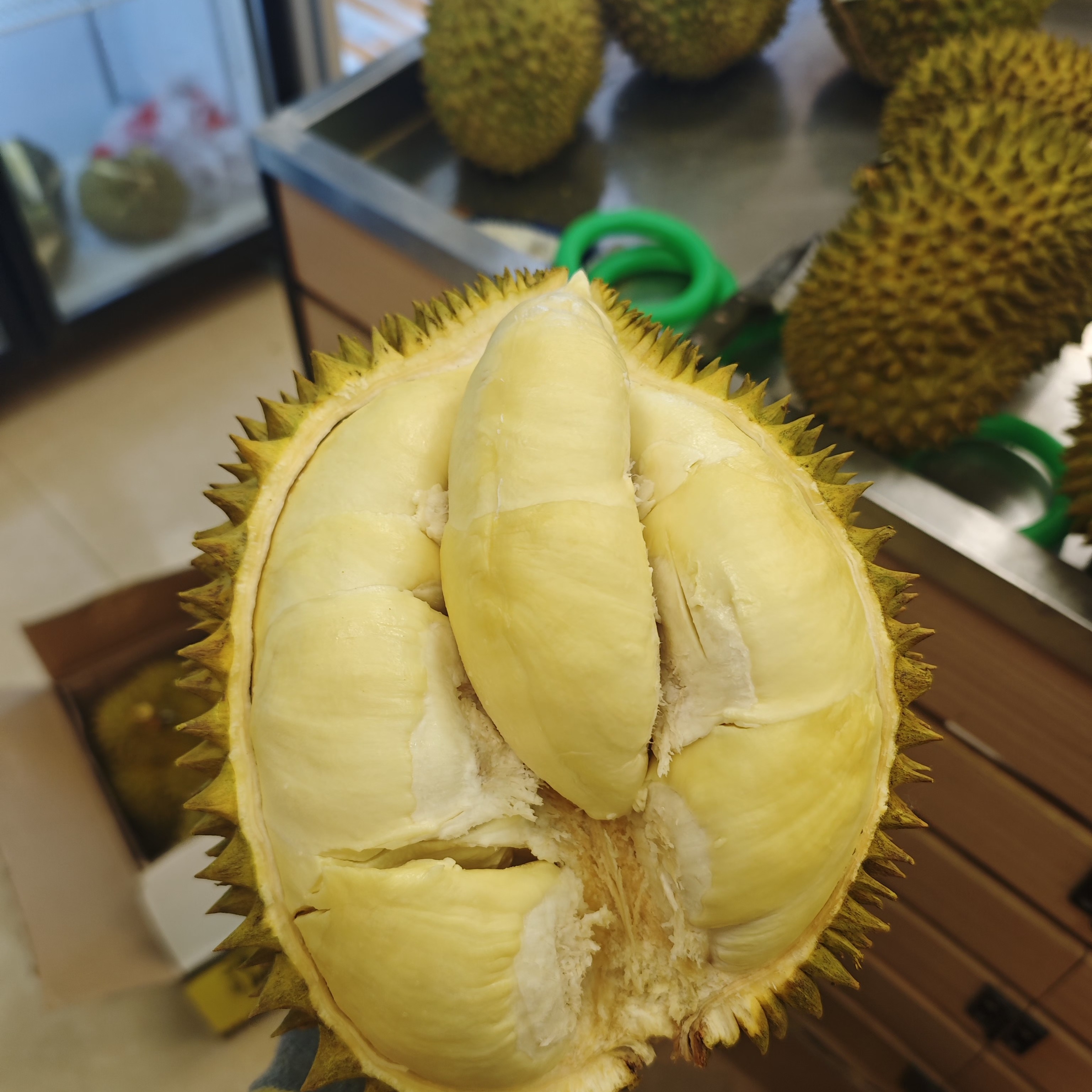 （4）新鲜泰国金枕核小，湿包偏熟3～7斤，可能有点酒味，介意慎拍金枕泰国