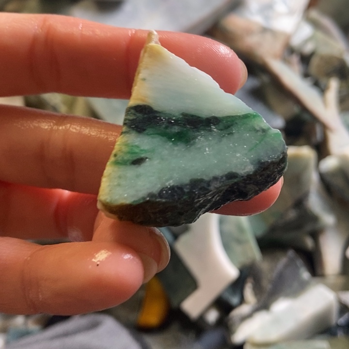 翡翠颈饰未镶嵌天然翡翠