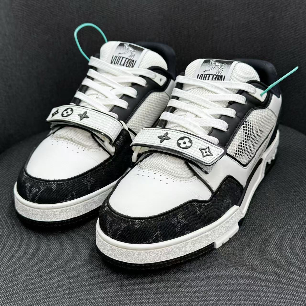 99新 LouisVuitton/路易威登 黑白牛仔魔术贴trainer奢鞋