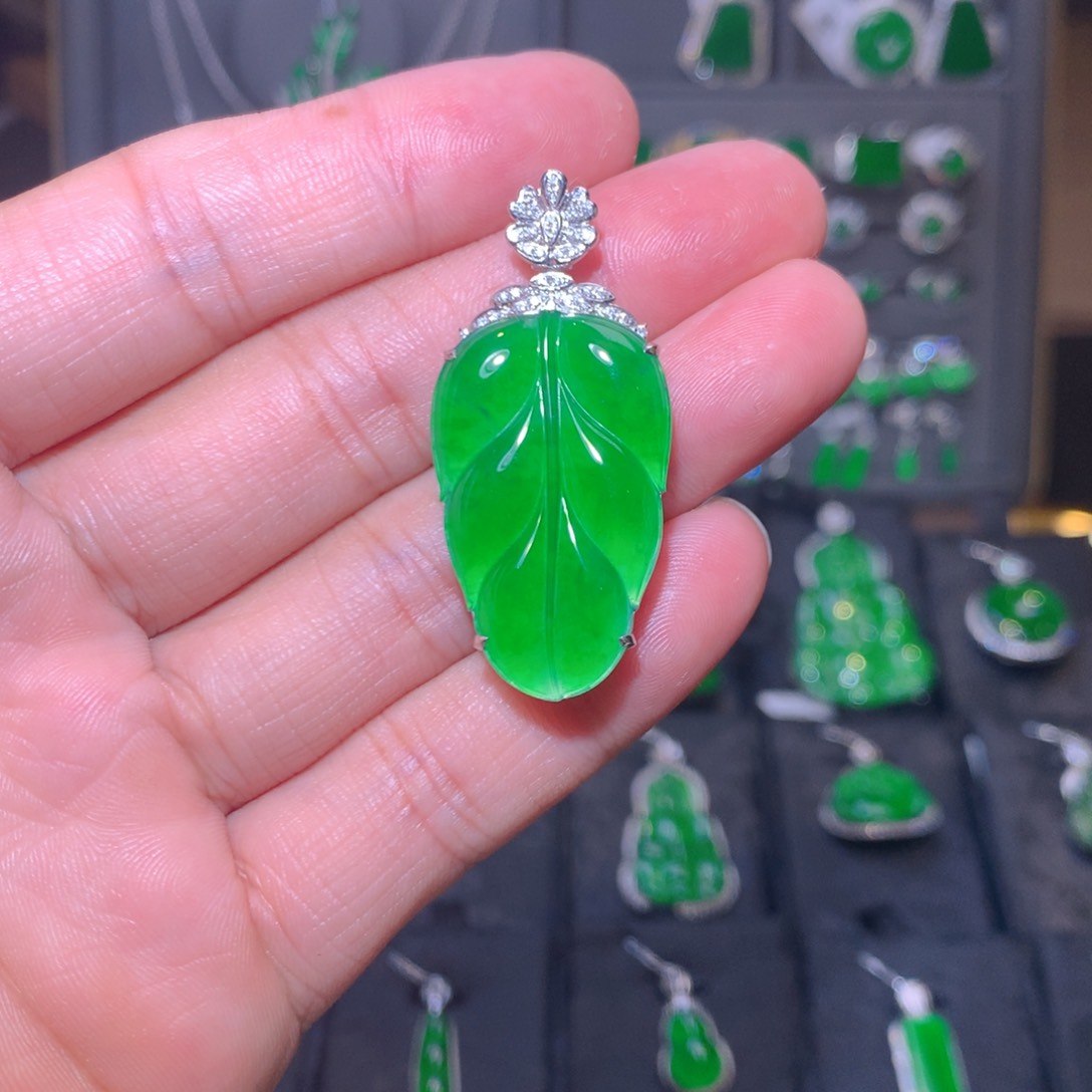 吊坠(不含链)18K金镶嵌翡翠叶子