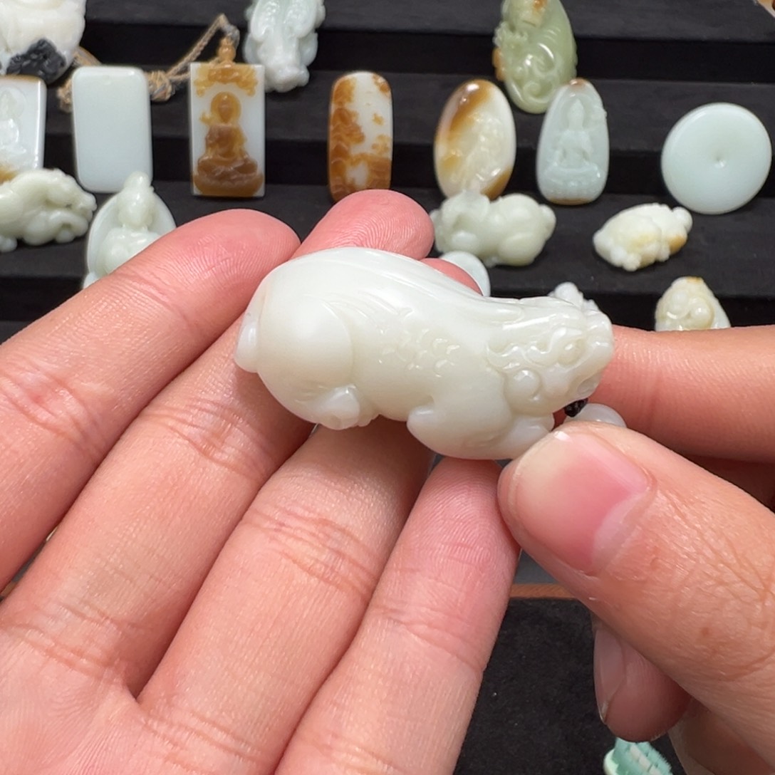 和田玉颈饰未镶嵌