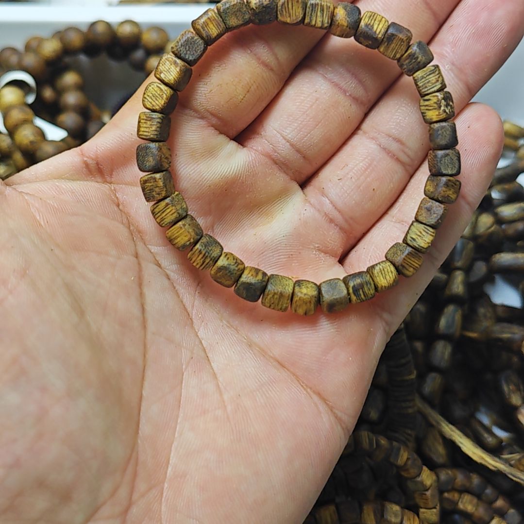 奇楠06方糖珠手串