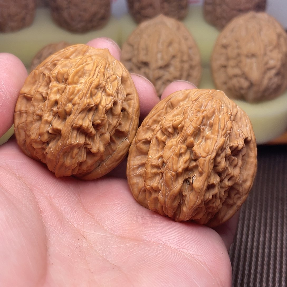 文玩核桃把件虎头