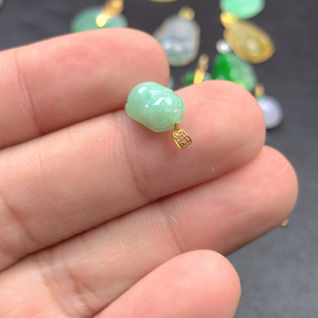 【闪购商品】颈饰18K金镶嵌翡翠翡翠