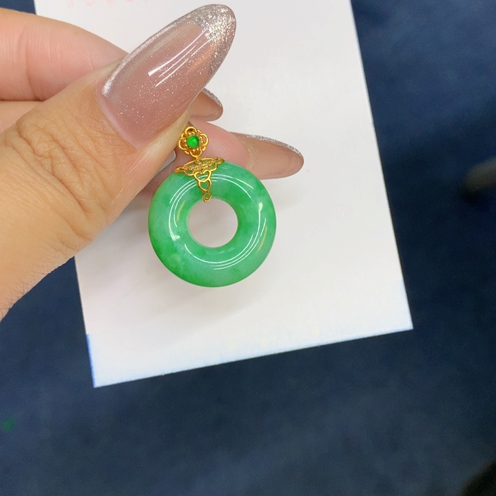 颈饰18K金镶嵌翡翠九*天然翡翠