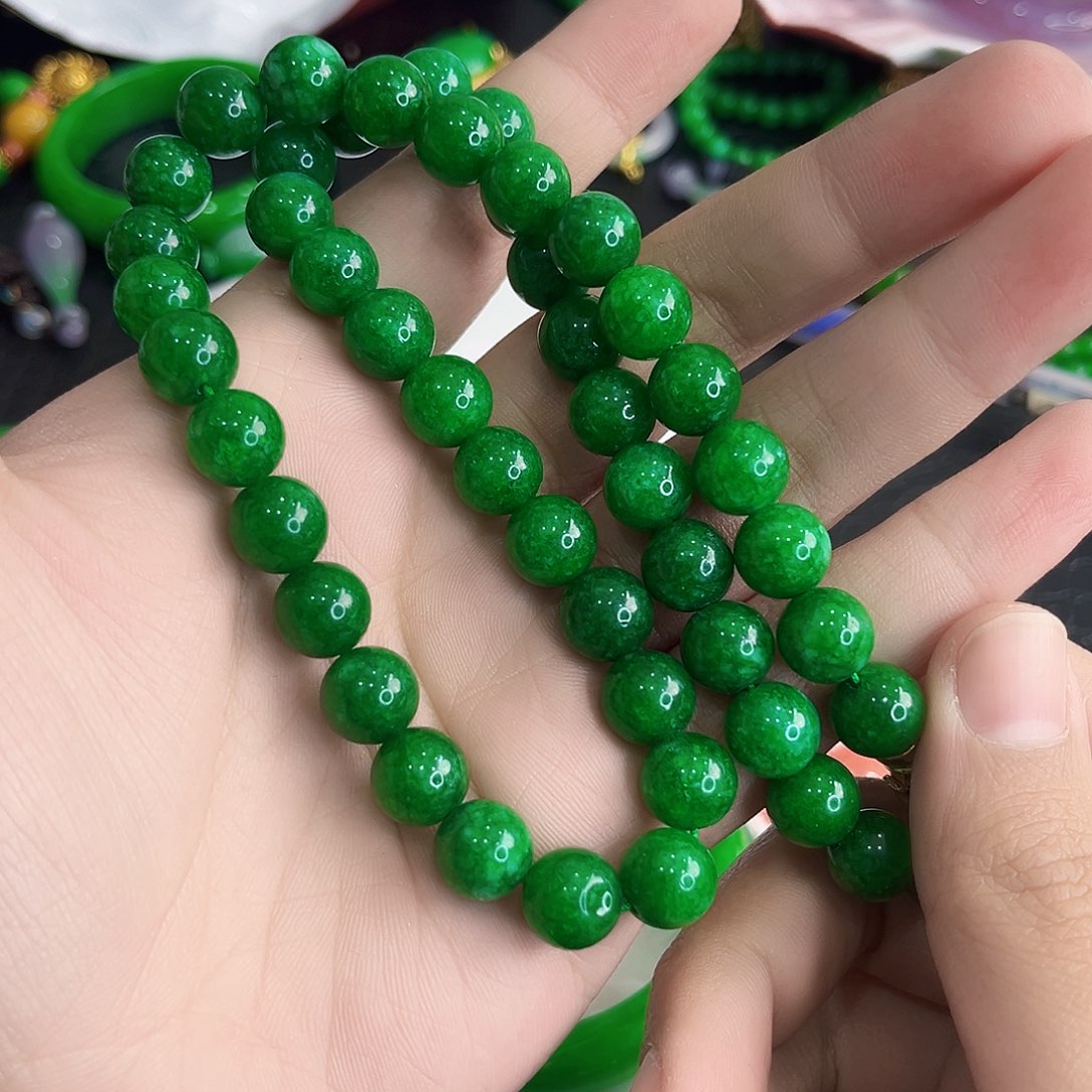 翡翠手镯未镶嵌多样性