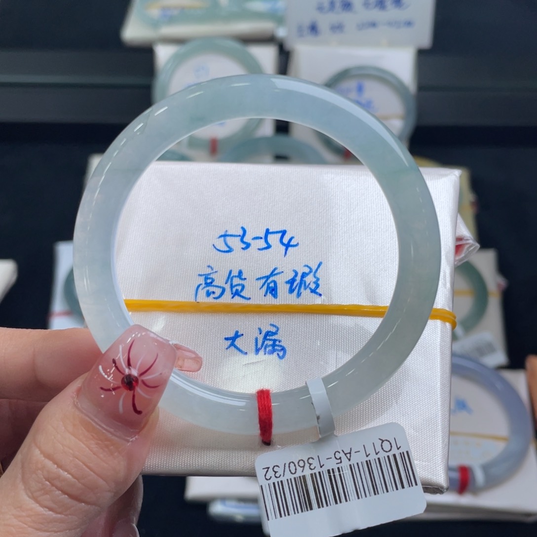 翡翠手镯未镶嵌B****y翡翠手镯