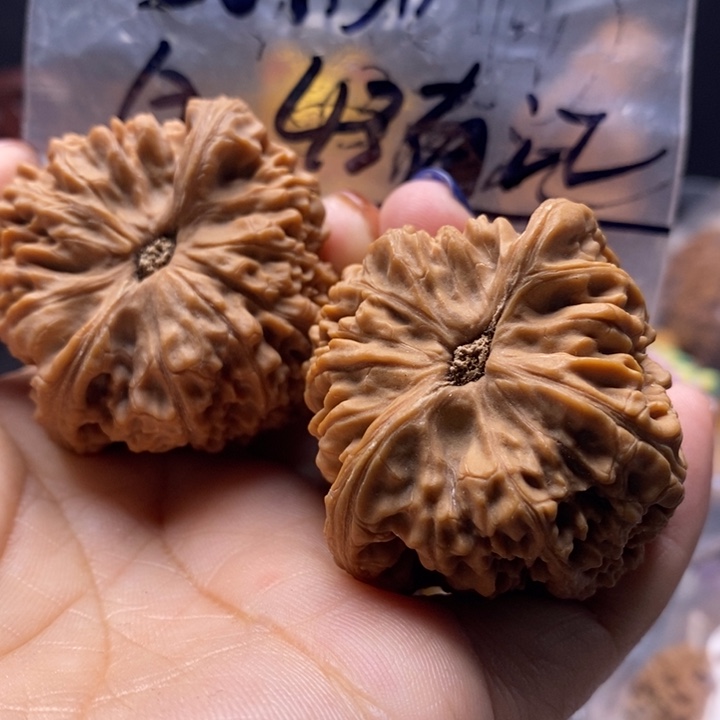 s***y吊坠文玩核桃南江石