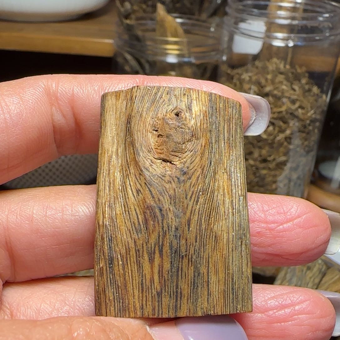 木奇楠无事牌7.5克。