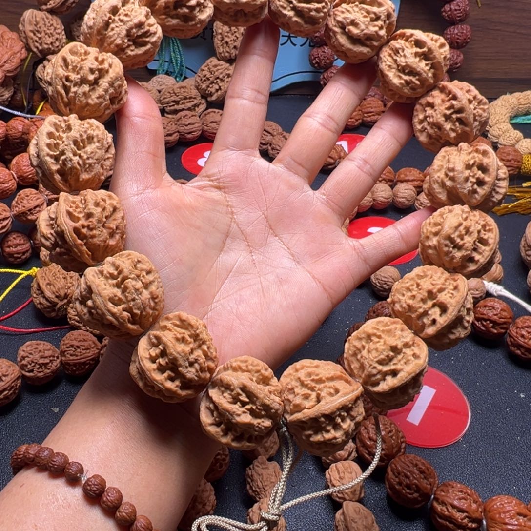 宝***哥文玩核桃吊坠野生小核桃29加