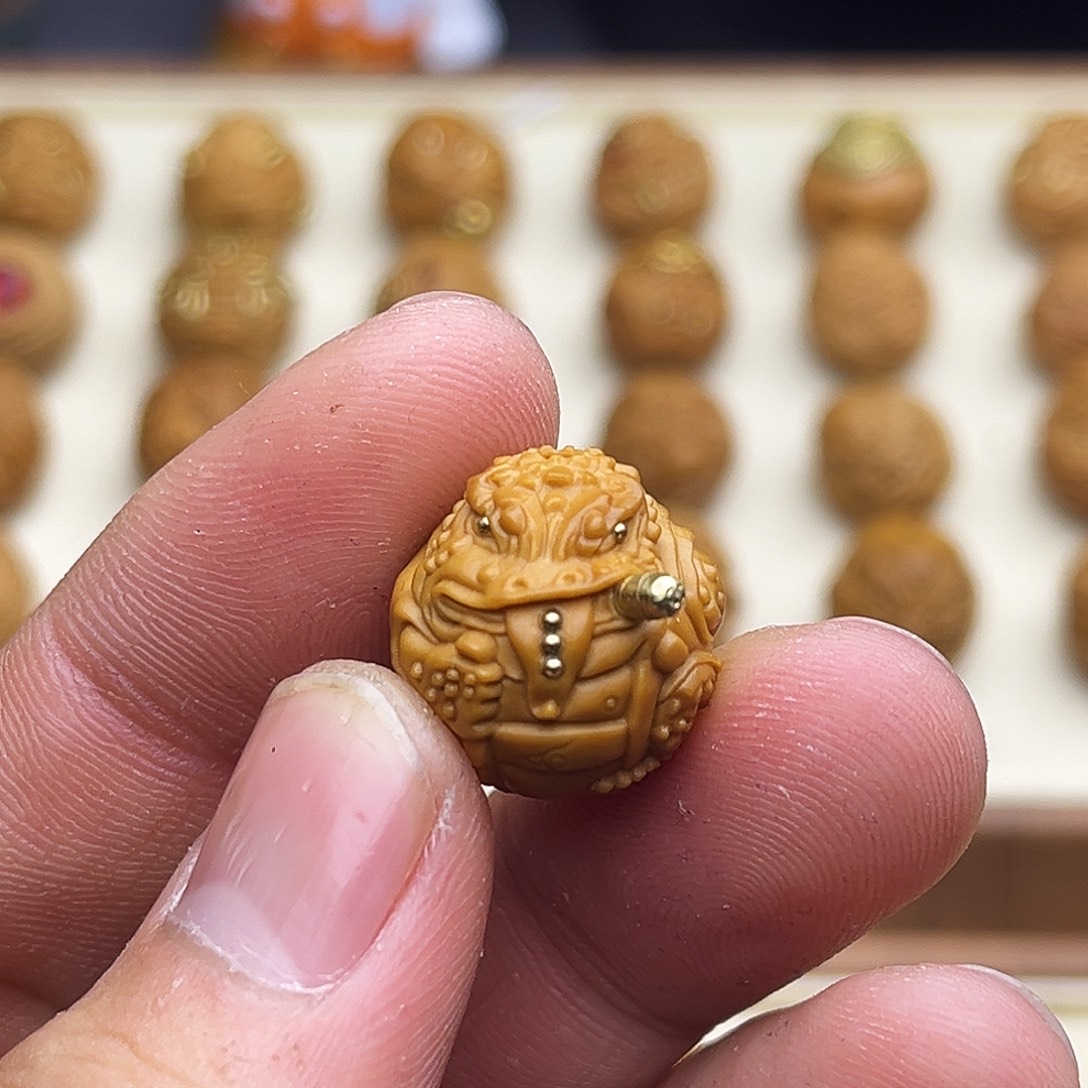 吊坠猴头核桃镶嵌文泰17