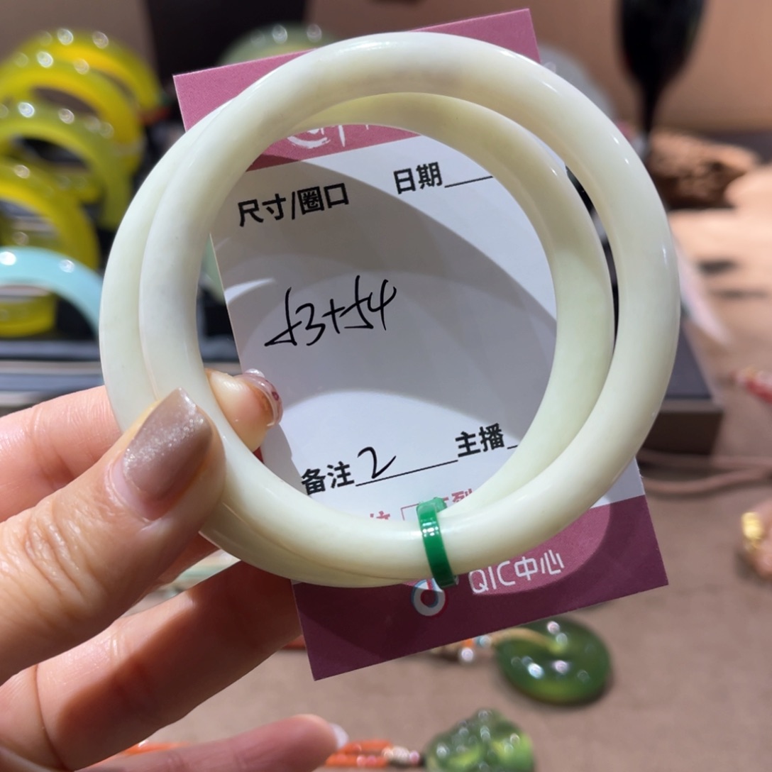 岫玉手镯未镶嵌手镯