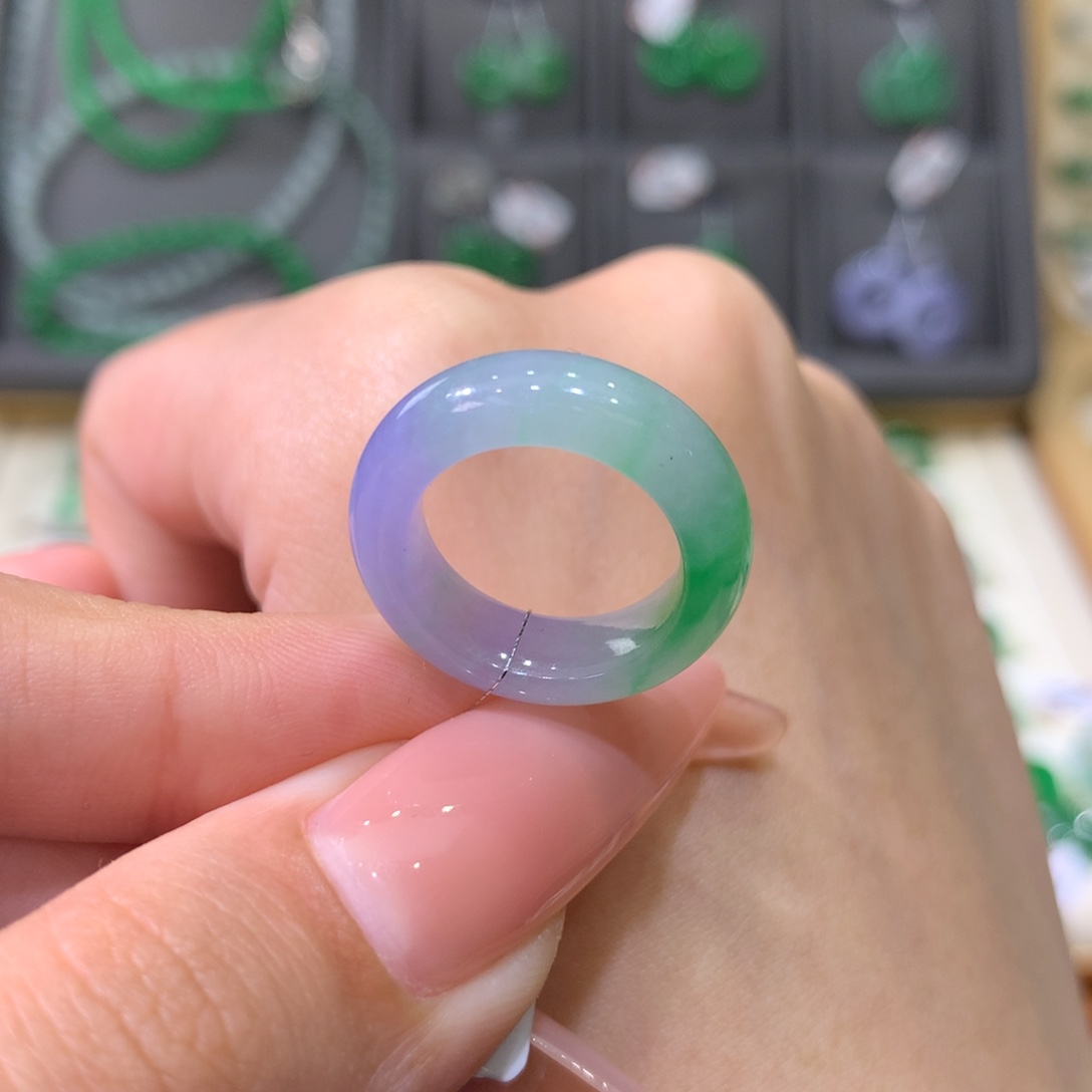 翡翠戒指未镶嵌6春带彩