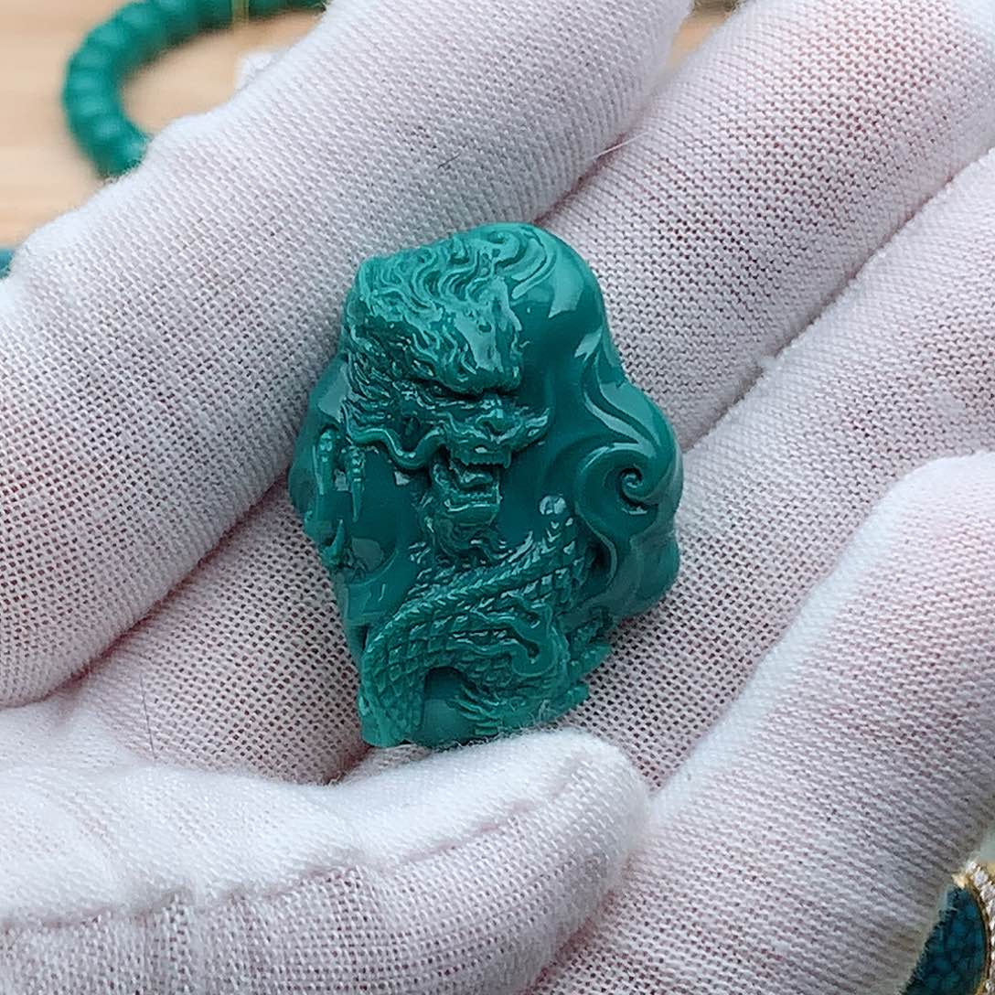 绿松石颈饰未镶嵌