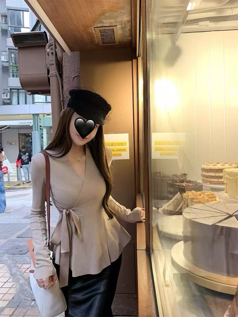 【丸子家】韩系温柔沙漏腰一片式系带V领上衣8132