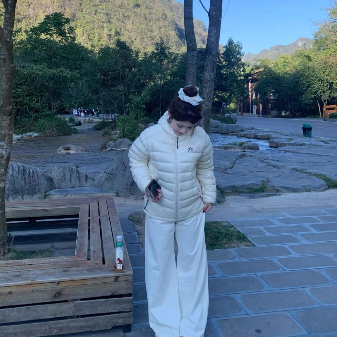 7979 出绒介意慎拍连帽字母aa 轻薄排骨防寒服外套