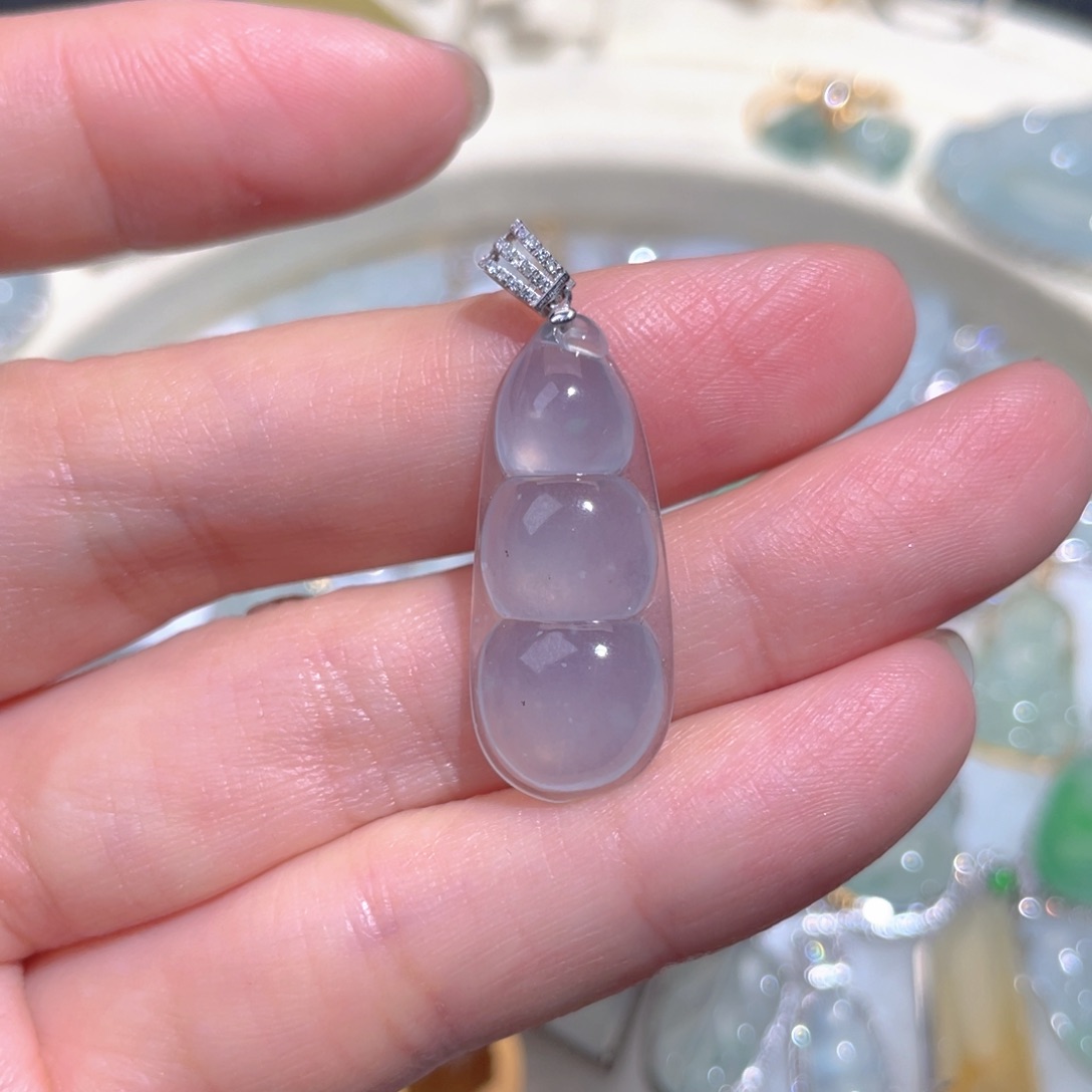 翡翠颈饰18K金镶嵌翡翠