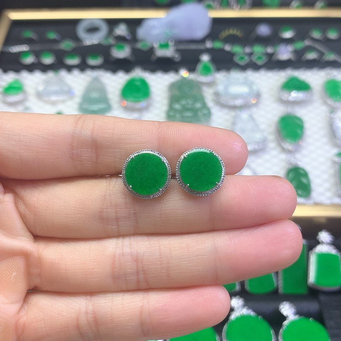 18K金镶嵌翡翠耳饰耳饰