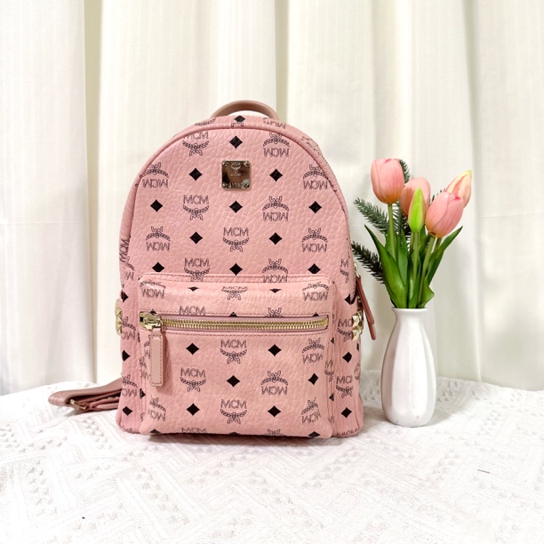 99新 MCM MCM樱花粉色中号双肩包 尺寸：30*38